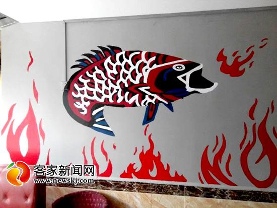赣州大学生晒“寒假作业” 创意“虾绘”萌态十足